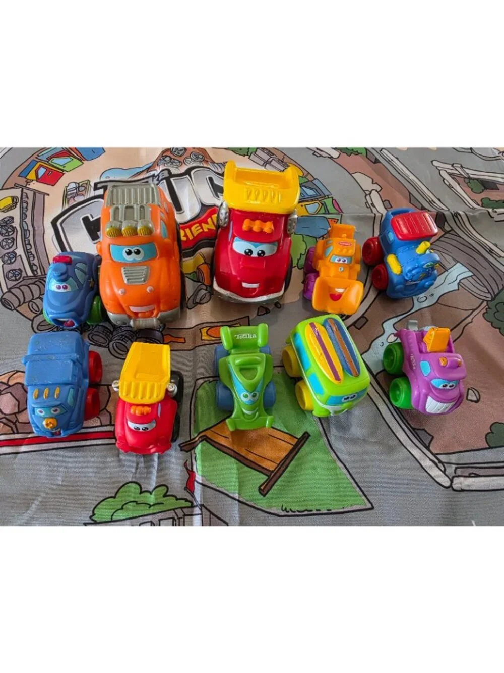 Portable Tonka Chuck & Friends Playmat and 10 Soft Cars Great for on the go play